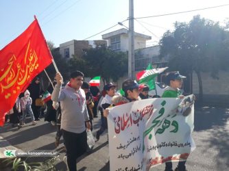غبارروبی مزار شهدا و پیاده‌روی اعضای کانون آزادشهر بمناسبت دهه فجر