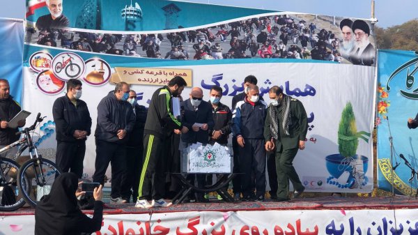 همایش بزرگ پیاده روی خانوادگی با حمایت شهرداری گرگان برگزار شد