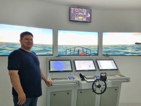 نصب و راه‌اندازی شبیه‌ساز پل فرماندهی کشتی در هنرستان علوم دریایی قدس بندرترکمن