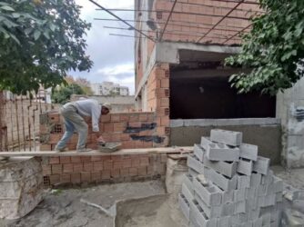 دیوار کشی زمین های خالی و رها شده در سطح مناطق سه گانه شهرداری گرگان