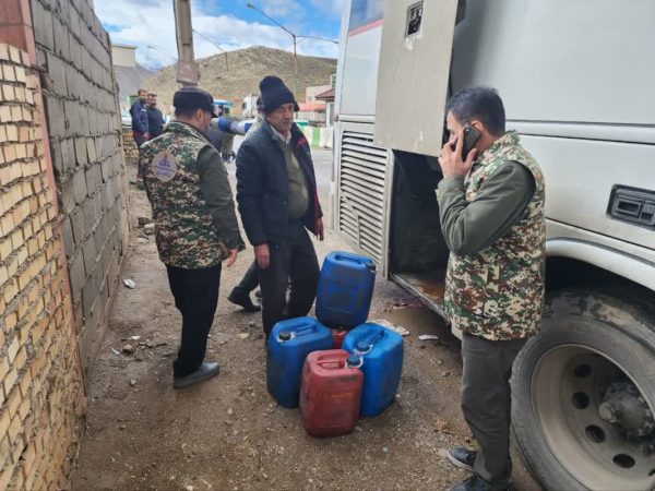 حضور بازرسان بسیجی شرکت نفت گلستان در ایستگاه بازرسی تیل‌آباد