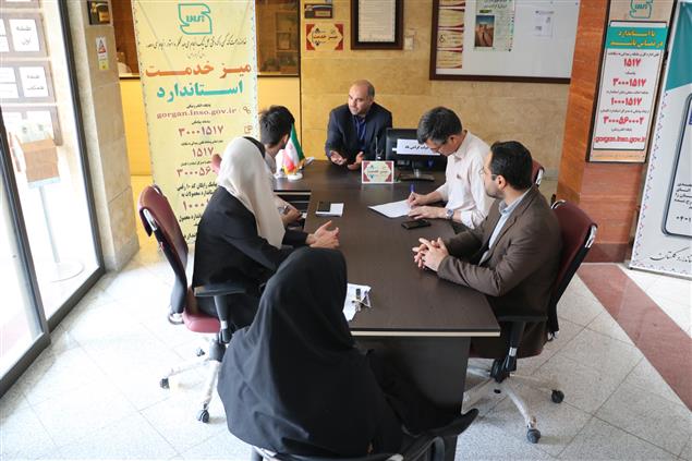 گره گشایی از مشکلات مردم در میز خدمت استاندارد
