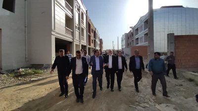 بازدید استاندار باتفاق مهندس سنگدوینی و بهمراه مدیران استانی از پروژه ۳۰۰ واحدی طرح نهضت ملی مسکن خُروَش در شهر آق قلا