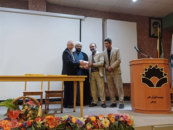 برگزاری دوره های بازآموزی کارگزاران زیارتی (ویژه سفرهای عمره) در استان گلستان