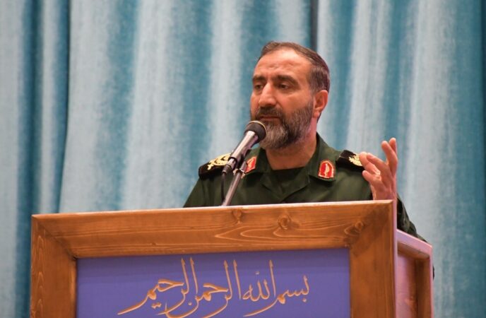 فرمانده سپاه نینوا گلستان: کمک های مومنانه دشمنان را ناامید کرد / توزیع 500 هزار بسته معیشتی بین نیازمندان