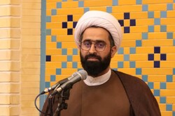 قطع ارتباط مردم با مدارس علمیه از برنامه‌های دشمن است