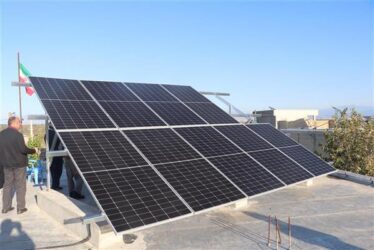 افتتاح ۵۱ نیروگاه خورشیدی ۵ کیلوواتی در روستای کم برخوردار گلستان