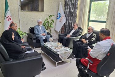 بازدید مدیرعامل هلال‌احمر گلستان از کتابخانه حکیم میرفندرسکی؛ برنامه‌ریزی برای اجرای پروژه‌های مشترک آموزشی