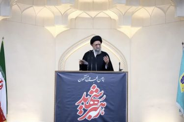 حضور پرشور مردم نشانه وفاداری و وحدت ملی پس از شهادت رهبر انقلاب است