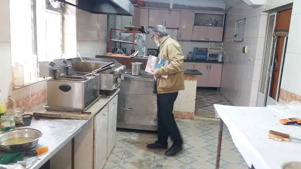 بازدید کارشناسان گردشگری شهرستان گرگان از سفره خانه های سنتی گرگان