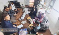 اهدای لوازم عیدانه در سرکشی مدیرکل زندان‌های گلستان از خانواده نیازمند زندانیان