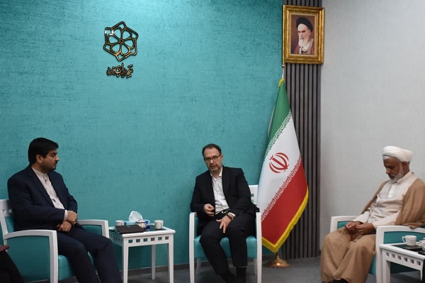 عواید و دستاوردهای موقوفات متوجه شهر و جامعه می‌شود
