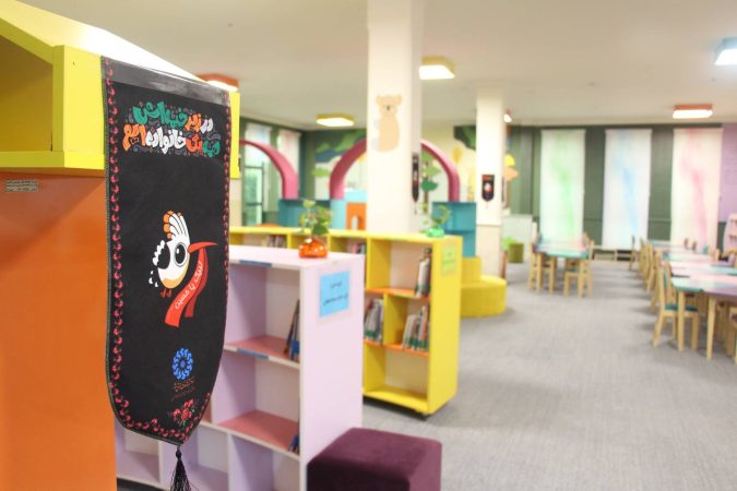 بیرق های هدهد سفید بخش کودک کتابخانه های عمومی گلستان را سیاه پوش کردند