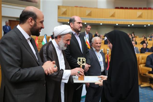 از کارشناس آزمایشگاه میکروبیولوژی استاندارد گلستان به عنوان کارشناس نمونه تقدیر شد