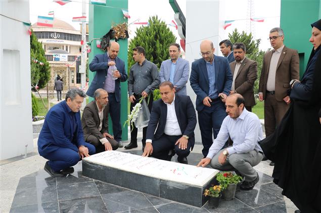 غبار روبی مزار شهید گمنام در سایت اداری استان گلستان برگزار شد