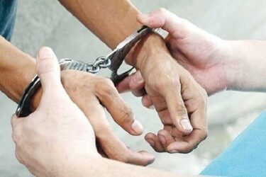 دستگیری ِ کارمند قلابی ِ دادگستری