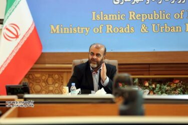وزیر راه و شهرسازی در نشست با مدیران کل راه و شهرسازی استان‌ها از تمدید مهلت نهایی پالایش طرح نهضت ملی مسکن تا ۱۵تیر خبر داد.