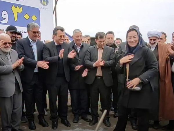 خبرنگار زن گلستانی، کلنگ آغاز ساخت ۳۰۰ واحد مسکونی مددجویان را به زمین زد