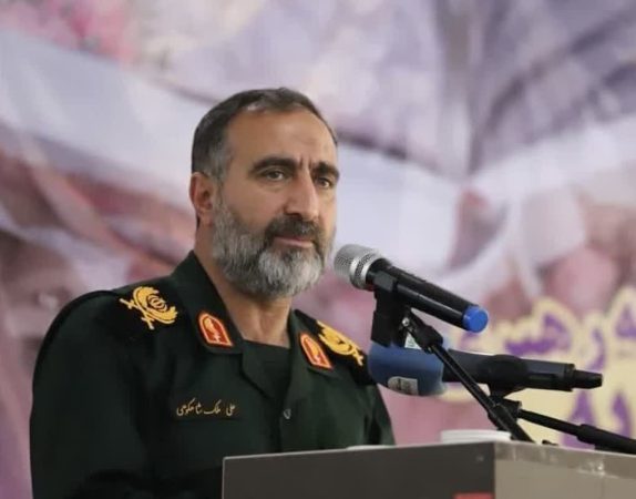 پیام تبریک فرمانده سپاه نینوا گلستان به مناسبت هفته دولت و روز کارمند