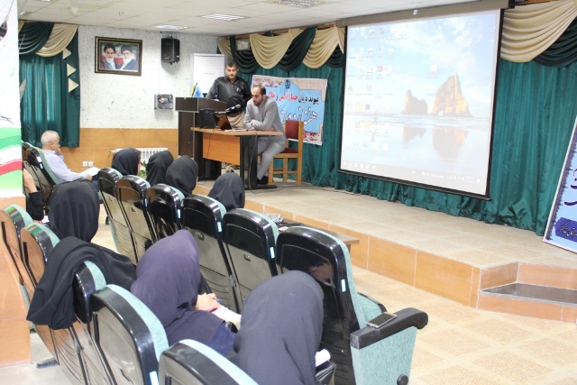 جلسه آموزشی عفاف و حجاب جهت کارکنان بهداشت بندرگز برگزار شد