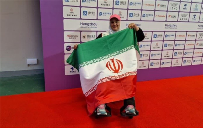 نقره بازی های پاراآسیایی هانگژو برگردن بانوی گلستانی