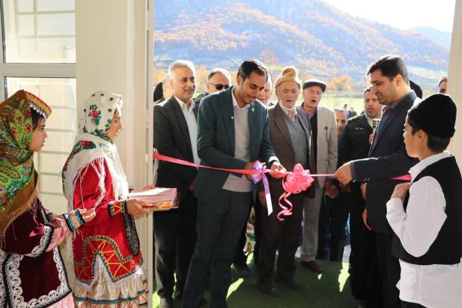 نشستن گل لبخند بر روی لبان دانش آموزی علی آباد کتول