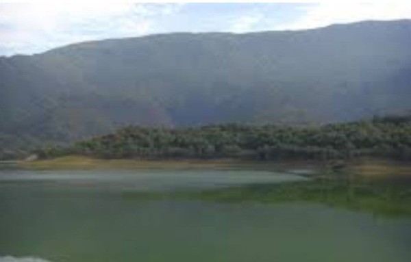 رها سازی آب از سد نگارستان