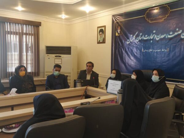 برگزاری دوره آموزشی شناسایی کالاهای سلامت محور تقلبی و قاچاق ویژه بانوان صنف آرایشگران زنانه و مردانه و عرضه کنندگان لوازم آرایشی و بهداشتی استان گلستان