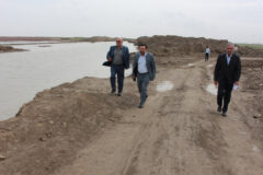 بازدید مدیر کل شیلات استان از کانالهای آبرسان اصلی و فرعی فاز یک مجتمع پرورش میگو گمیشان