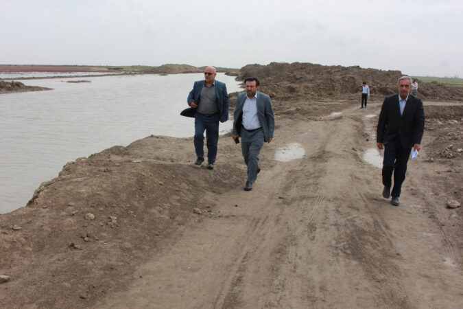 بازدید مدیر کل شیلات استان از کانالهای آبرسان اصلی و فرعی فاز یک مجتمع پرورش میگو گمیشان