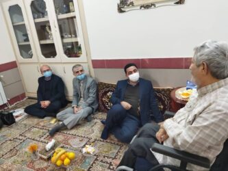 دیدار مدیرمخابرات منطقه گلستان با خانواده شهیدمدافع حرم و جانباز دفاع مقدس