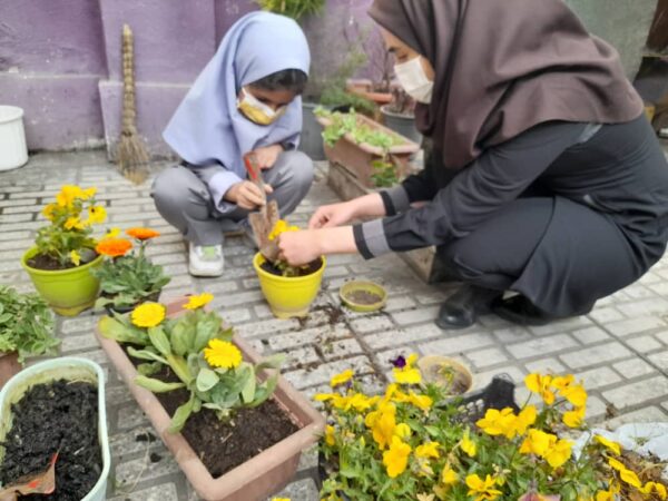 مهستی قدس ولی ریاست سازمان سیما، منظر و فضای سبز شهرداری گرگان از آموزش  گل وگیاه باهدف ارتقاء سطح آگاهی دانش آموزان و افزایش گل دوستی در مدارس خبر داد.
