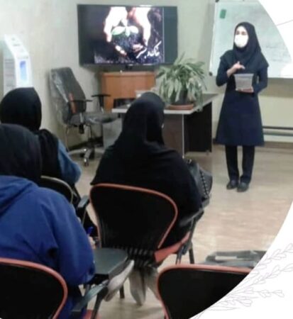 کارگاه آموزشی «بوی رنگ» ویژه کم بینایان و نابینایان گرگانی برگزار شد