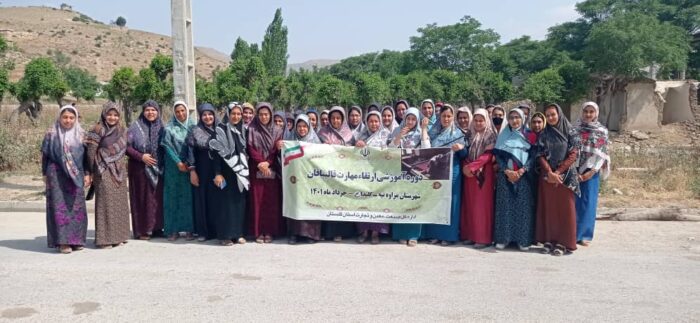 برگزاری دوره آموزشی برای قالیبافان شهرستان مراوه تپه