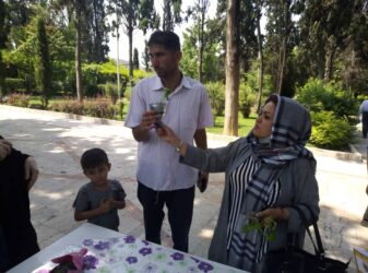 اجرای روز ملی گل طرح “گُل برای گُل”  درپارکشهر گرگان