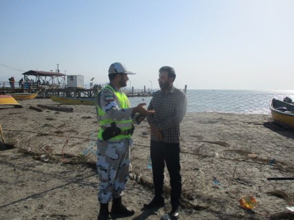 ارزیابی میدانی فرمانده پایگاه دریابانی بندرترکمن در اجرای طرح نور در سواحل دریا