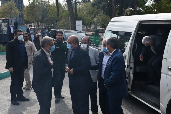 ادای احترام وزیر کشور به مقام شامخ شهدای گلستان