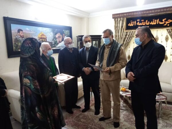 شهید سلیمانی بر قلب ملت شریف ایران سرداری می کند