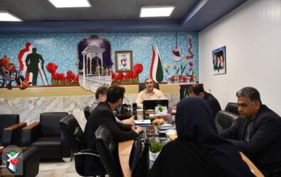 شناسایی و حل مشکلات جامعه ایثارگری مهمترین تکلیف بنیاد است