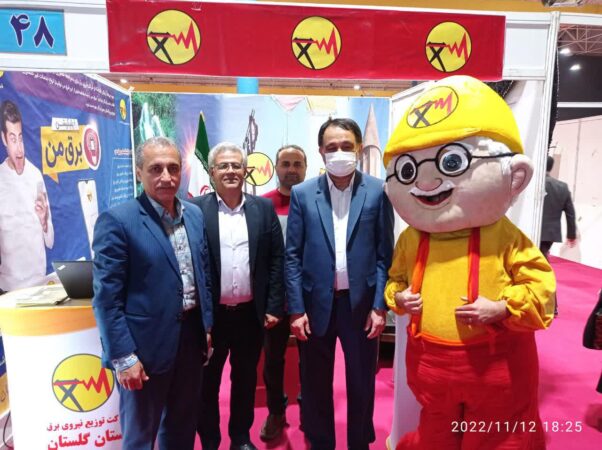 حضور مهندس موسوی مدیر عامل شرکت توزیع نیروی برق استان گلستان درغرفه شرکت توزیع در جشنواره اقوام