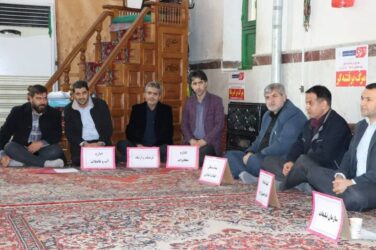 رئیس اداره مخابرات گالکیش در میز خدمت