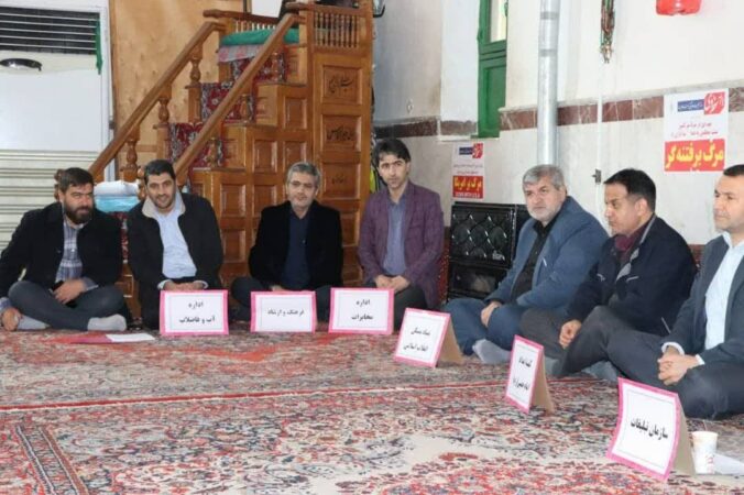 رئیس اداره مخابرات گالکیش در میز خدمت
