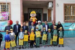 اهدای بسته های لوازم التحریر به دانش آموزان گرگانی توسط توزیع برق گلستان