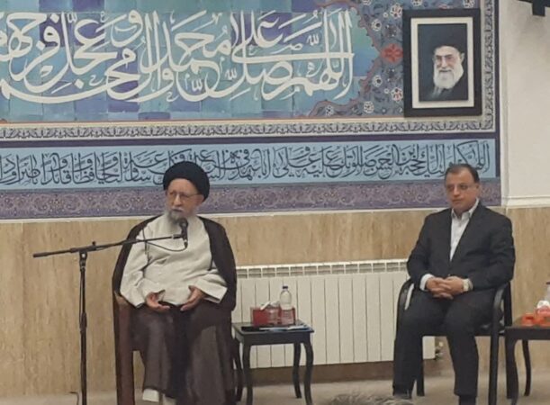 امت اسلامی به سمت تشکیل اتحادیه کشورهای اسلامی حرکت کنند