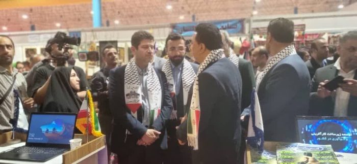 بازدید معاون عمرانی استاندار از غرفه مخابرات منطقه گلستان