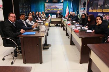 نشست هم اندیشی با بهره برداران سردابی در اداره کل شیلات گلستان