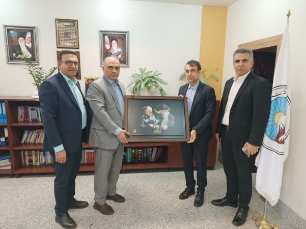 دیدار مدیر شعب بانک کشاورزی با مدیر کل بیمه ایران استان گلستان