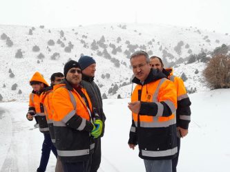 بارش برف در محورهای کوهستانی گلستان/ راهداری زمستانه در حال انجام است