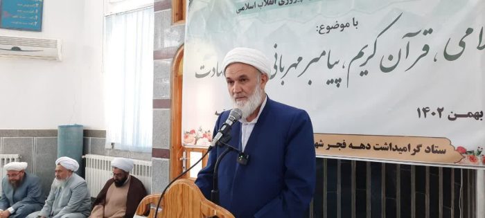 آزادی های معنوی و دینی و فعالیت مدارس علوم دینی برکت انقلاب است