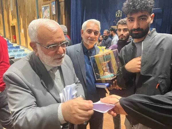 حضور رئیـس هیئت مــدیــــره ی مجـــــمع خیــــــرین اســتان گلسـتان در آئین تجلیل از نخـبگان